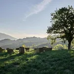 House In Umbria With Pool & Garden Views *